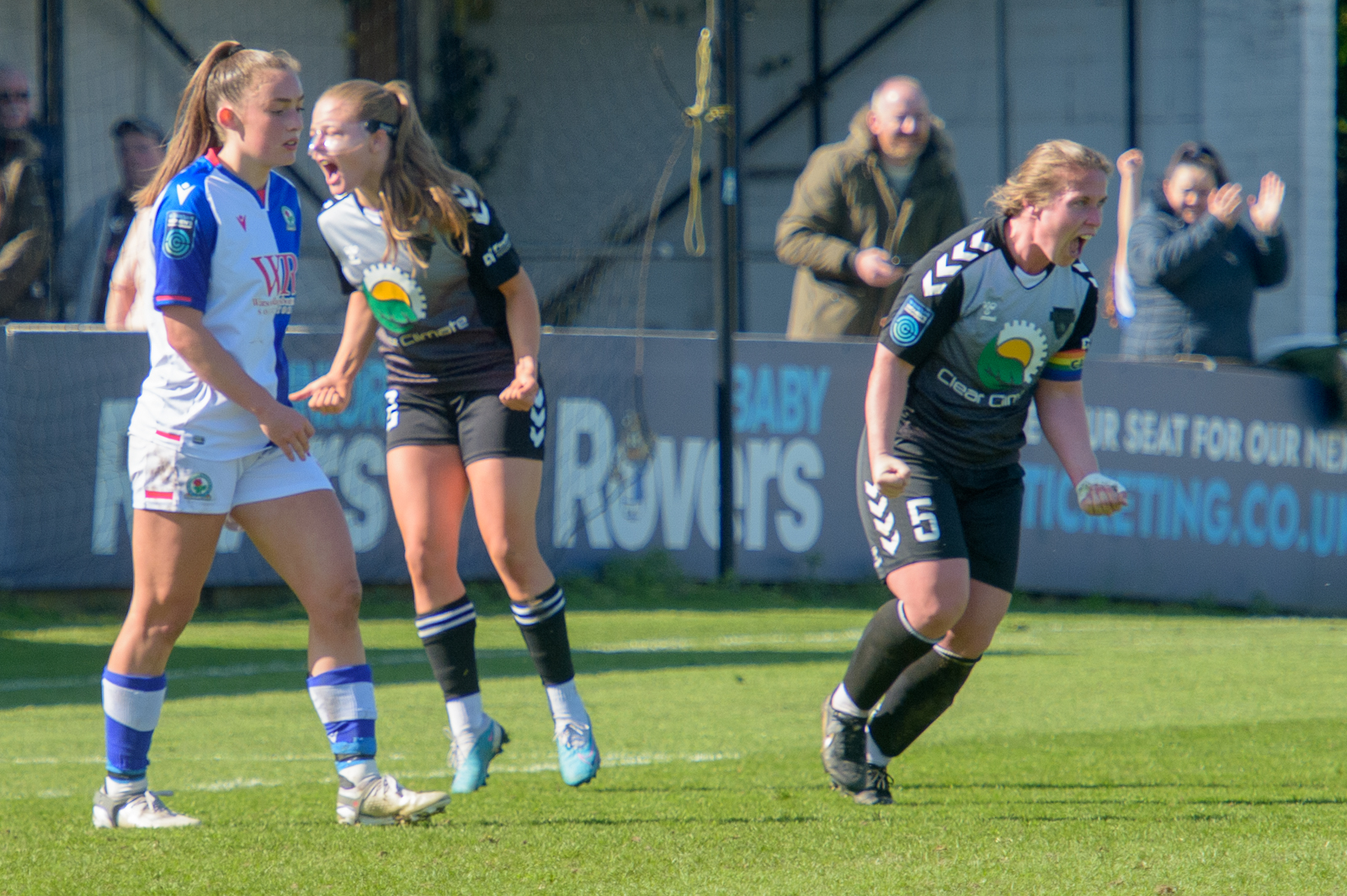 GALLERY: Best Pictures From Blackburn Draw